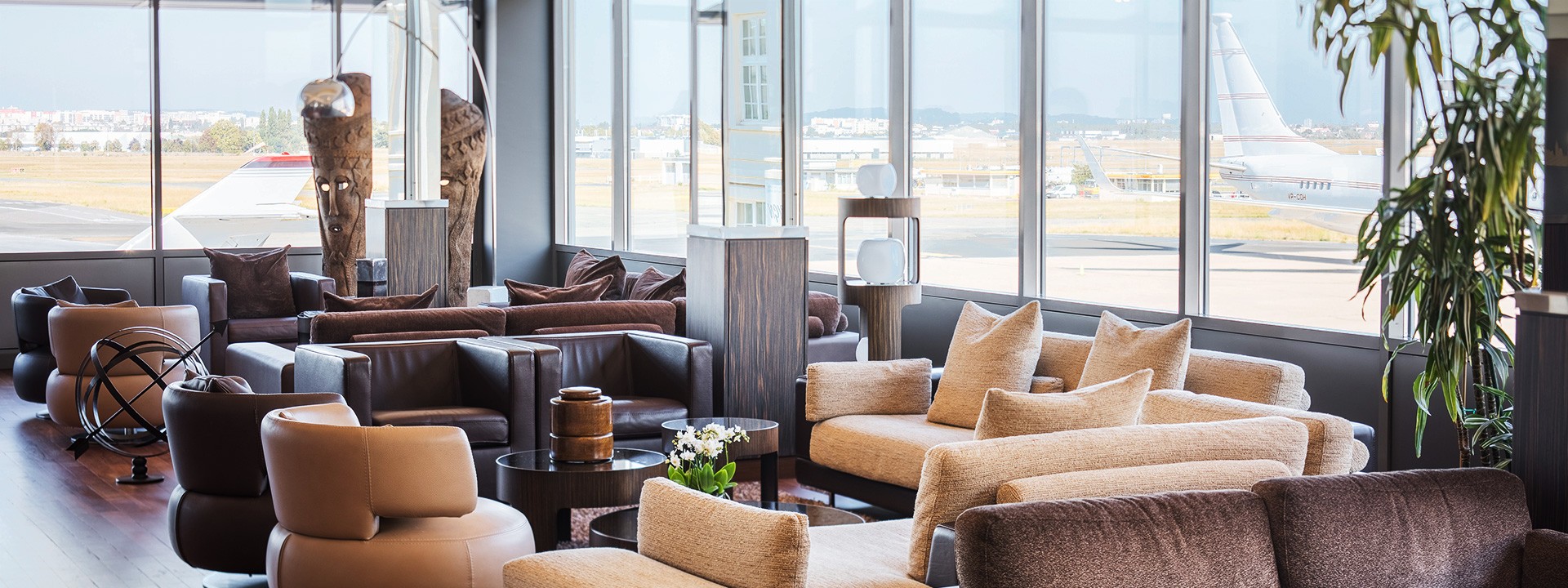 Paris PRIVATE AIRPORT Paris PRIVATE JET CHARTER Paris PRIVATE JET AIRPORT Paris EMPTY LEGS2 - Paris Le Bourget Airport private jet charter and  Paris Le Bourget Airport private jet holiday hire empty leg mlkjets